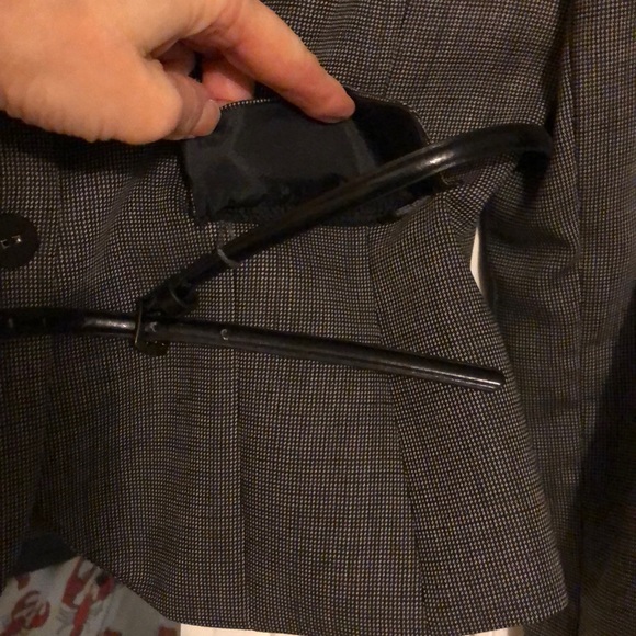 Suit - Picture 3 of 7
